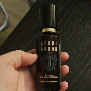 Bobbi Brown Intensive Serum Foundation SPF 40 - Black and Gold